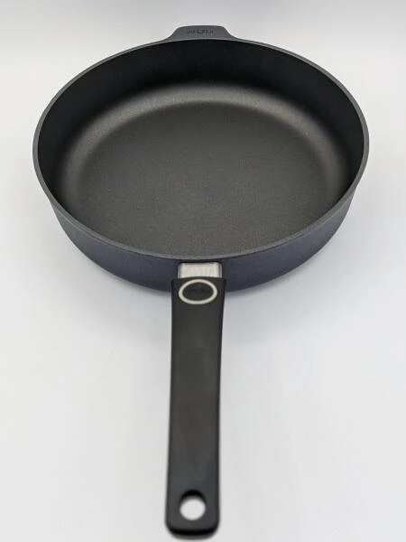 Woll Gusspfanne Diamond Lite 32,0 Cm/ 25,0 Cm/ 6,5 Cm / 55,5 Cm/1,9 Kg - Image 3